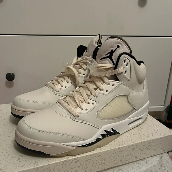 Limited edition Air Jordan 5 retro se sails